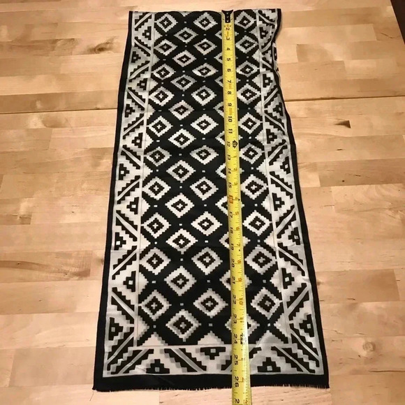 Oscar De La Renta Studio Scarf 100% Silk Geometric - Picture 5 of 5